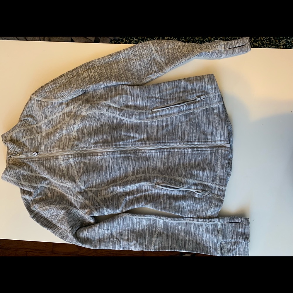 Lululemon sz 6 light grey heather define jacket.